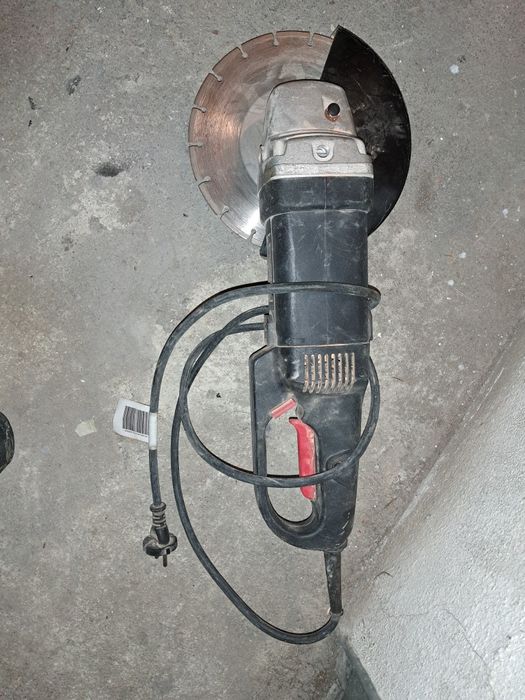 Rebarbadoracom disco 230mm. 2000 wats