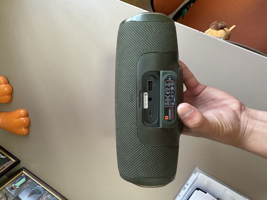 Колонка JBL charge 4