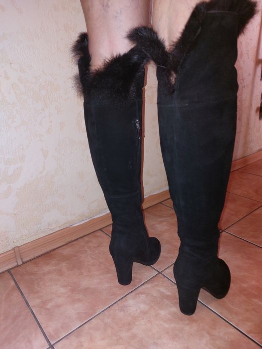 Продам зимние сапоги ботфорты