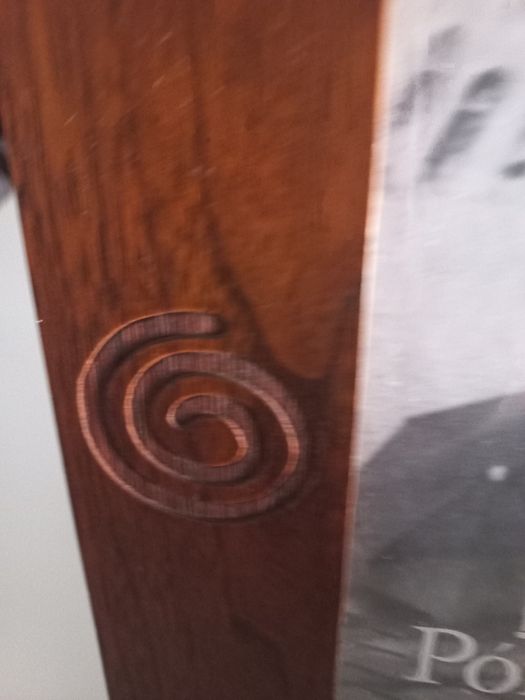 2 porta fotos lindos da Portico, de madeira,  dificil escolher