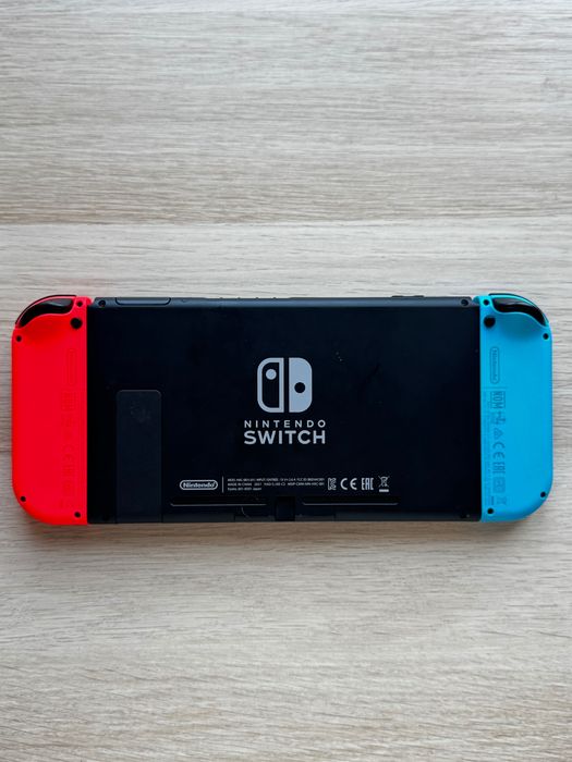 Nintendo Switch + Повний комплект + 2 гри в подарунок