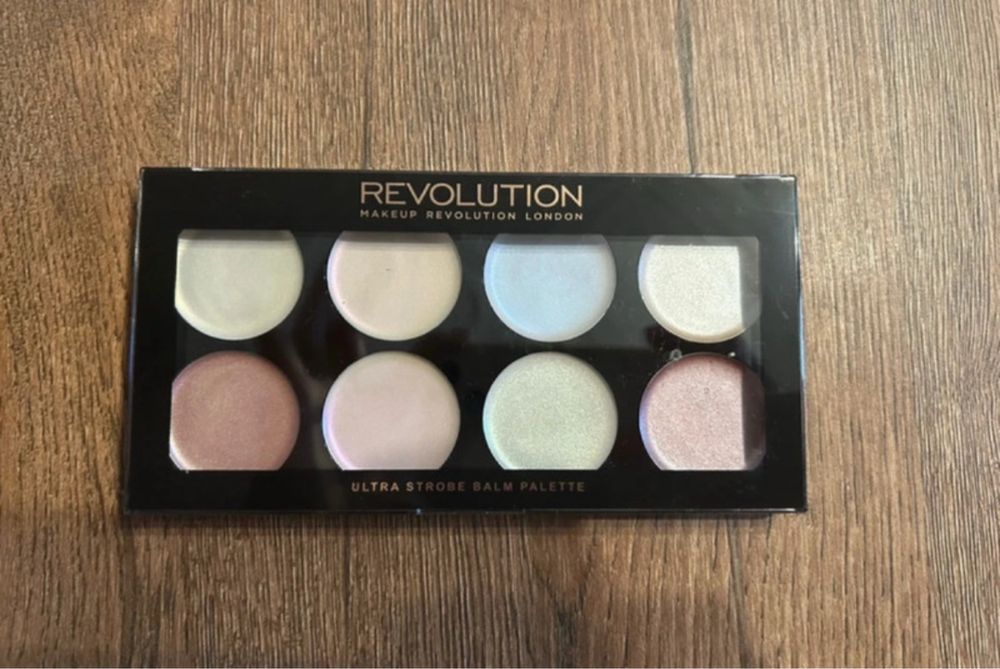 Paleta rozświetlaczy - nowa