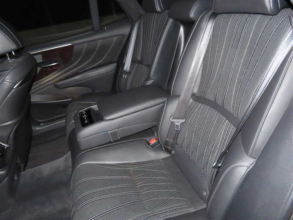 Lexus LS 500 F Sport      2019