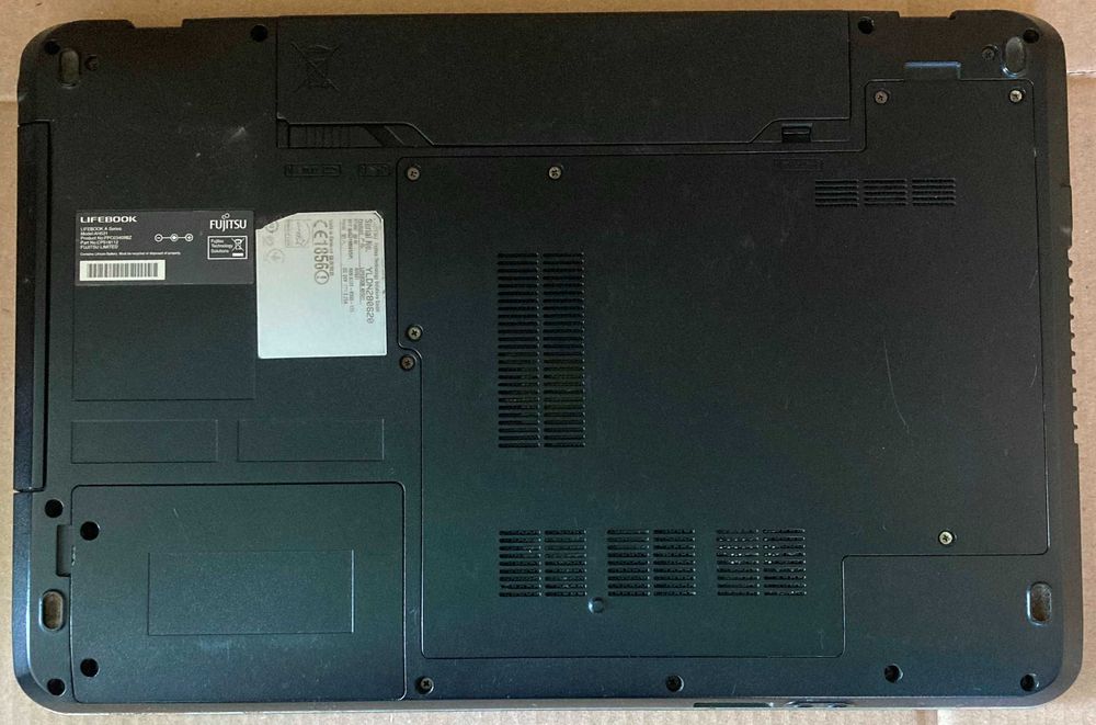 Ноутбук Fujitsu AH531 Pentium B960 RAM 4Gb HDD 320Gb Intel HD Graphics