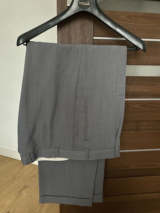 grafitowy garnitur męski