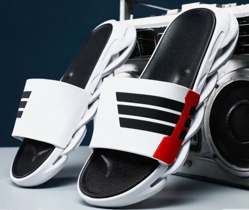 Chinelos de praia tipo Adidas