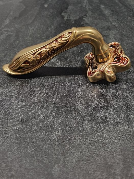 Латунні дверні ручки Linea Cali Liberty