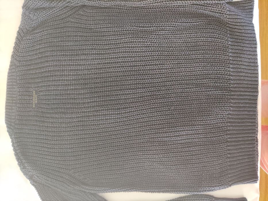 Camisola Burberry nova