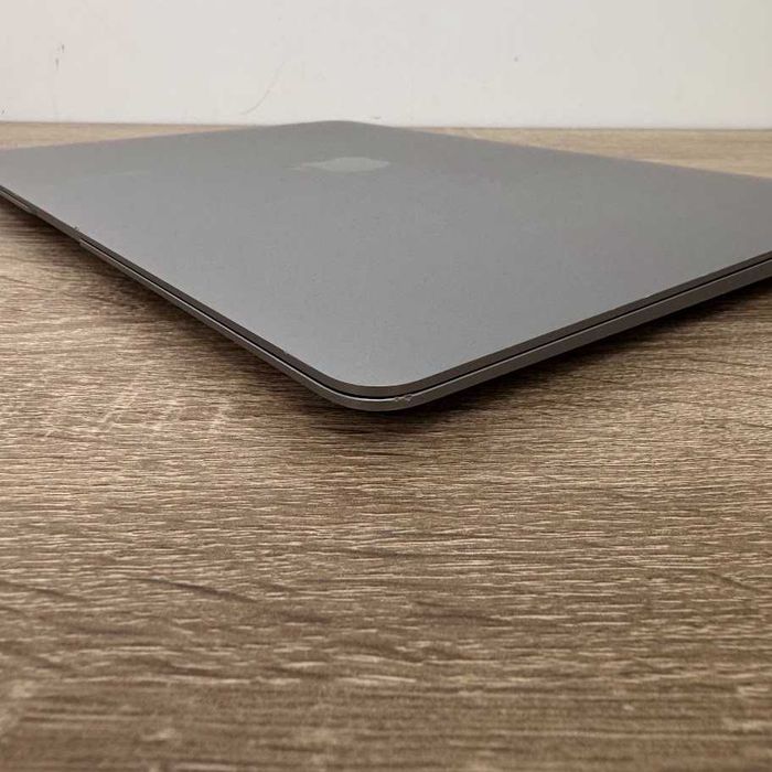 Apple Macbook Air A2338 2020 року M1 / 16Gb / SSD 256Gb (код: M0919)