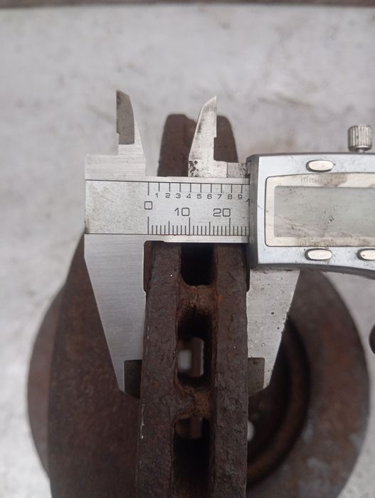 Тормозні диски вентильовані та прості Ford Escort Форд Ескорт Оріон.