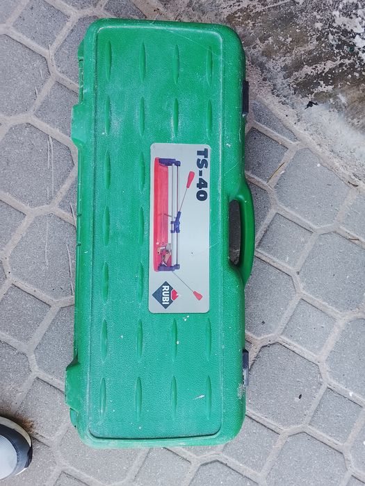 Máquina de cortar ajuleijo marca "rubi"