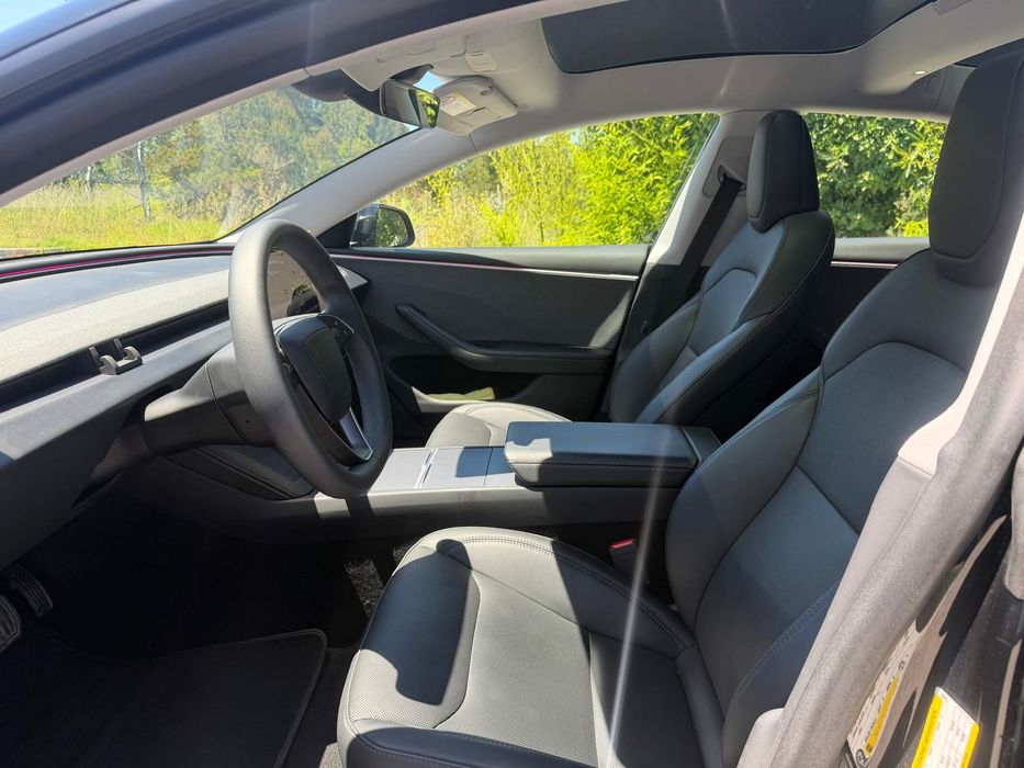Tesla Model 3 — fotografia 7