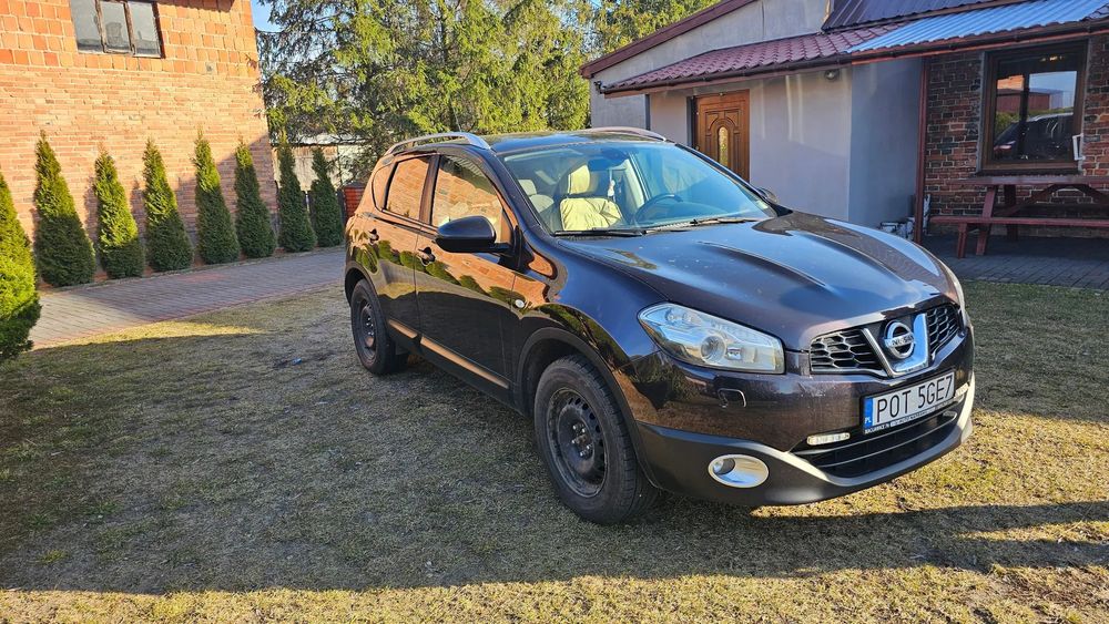 Nissan Qashqai Polska salon