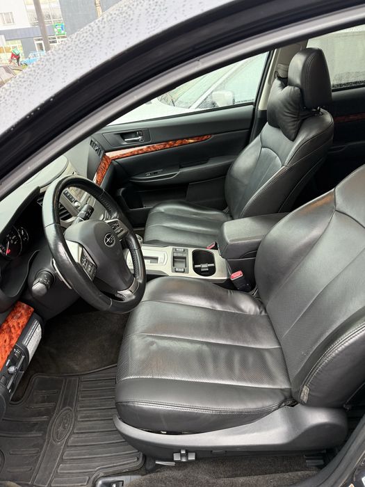 Продам Subaru outback 2011 год