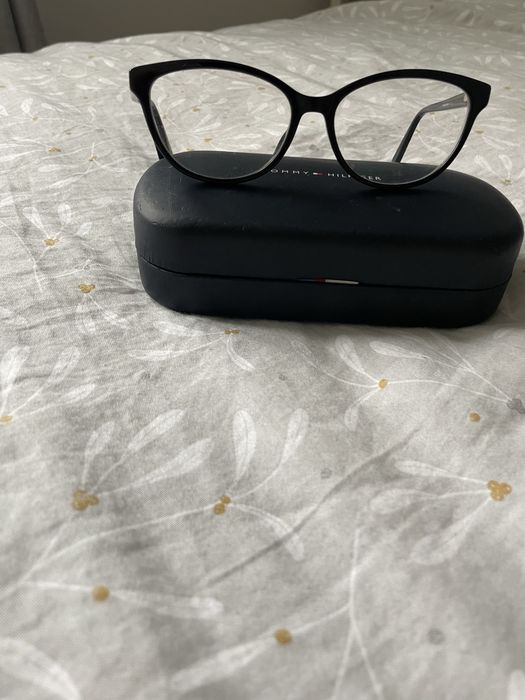Sprzedam dwie oprawki Tommy Hilfinger i Emporio Armani
