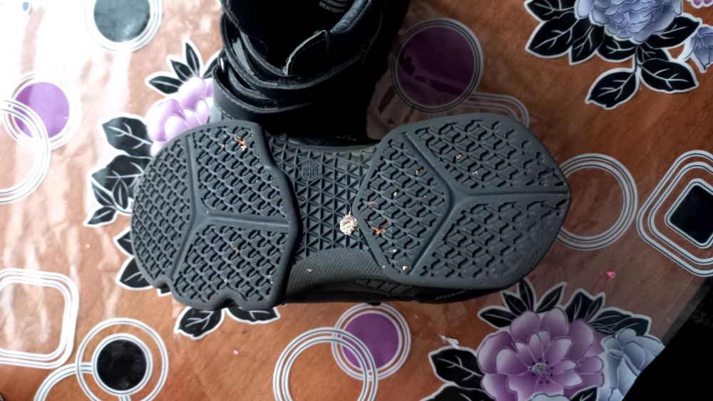 Детские ботинки  .