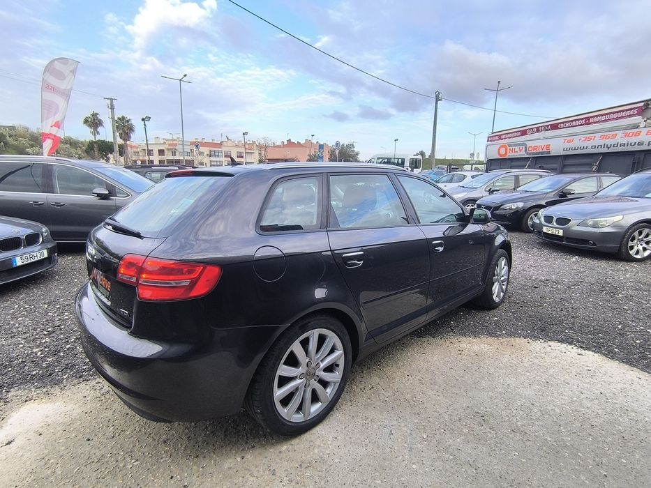 Audi A3 Sportback 1.6TDI Attraction Business Line cx Aut S-Tronic - 12