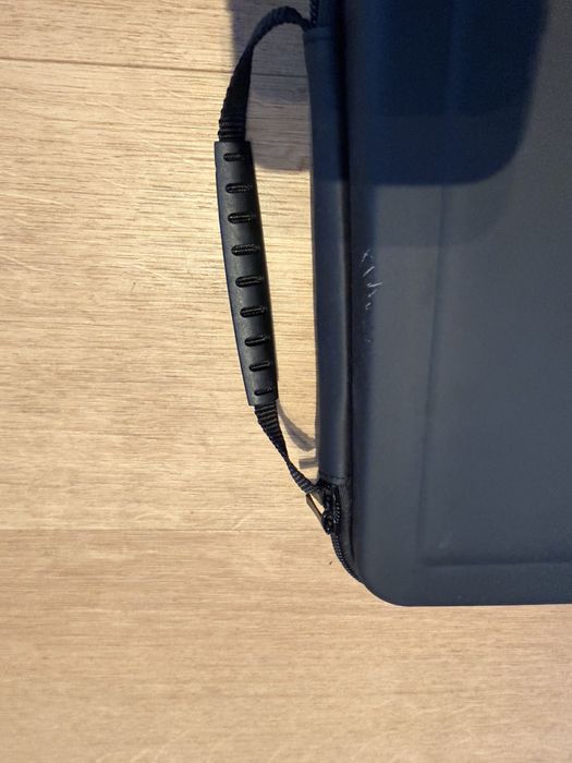 Case etui na Nintendo switch jak nowe z drobną rysą