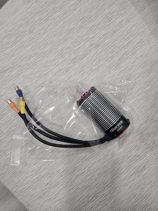 motor sem escovas Surpass Hobby ROCKET-RC 4282 de 1600KV