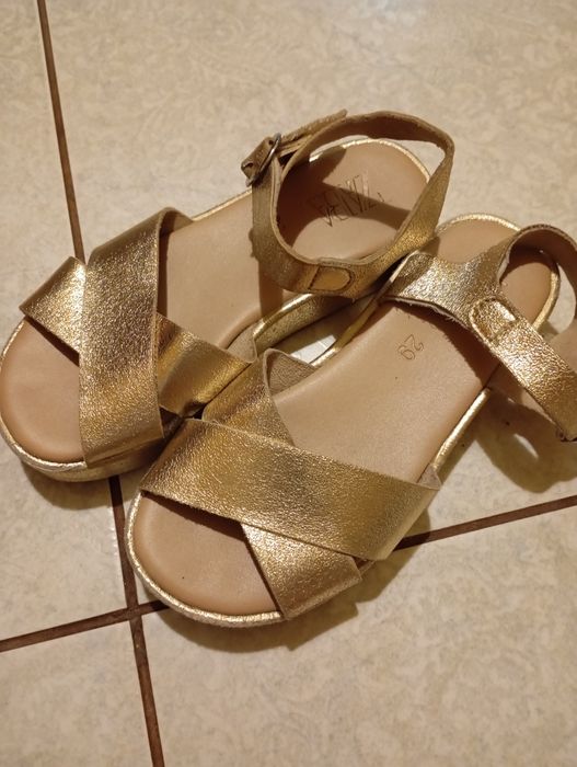 Босоніжки ZARA для дівчинки