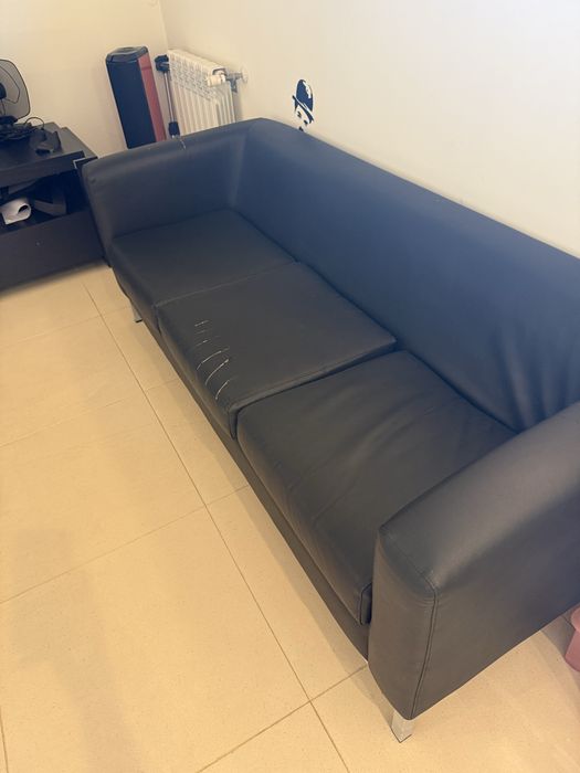 Sofá em pele Preto