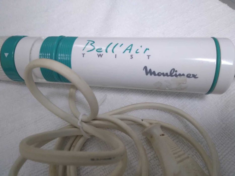 Secador modelador de cabelo.