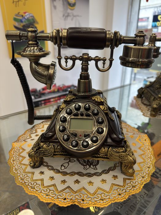 Telefone novo estilo antigo. Lindissimo