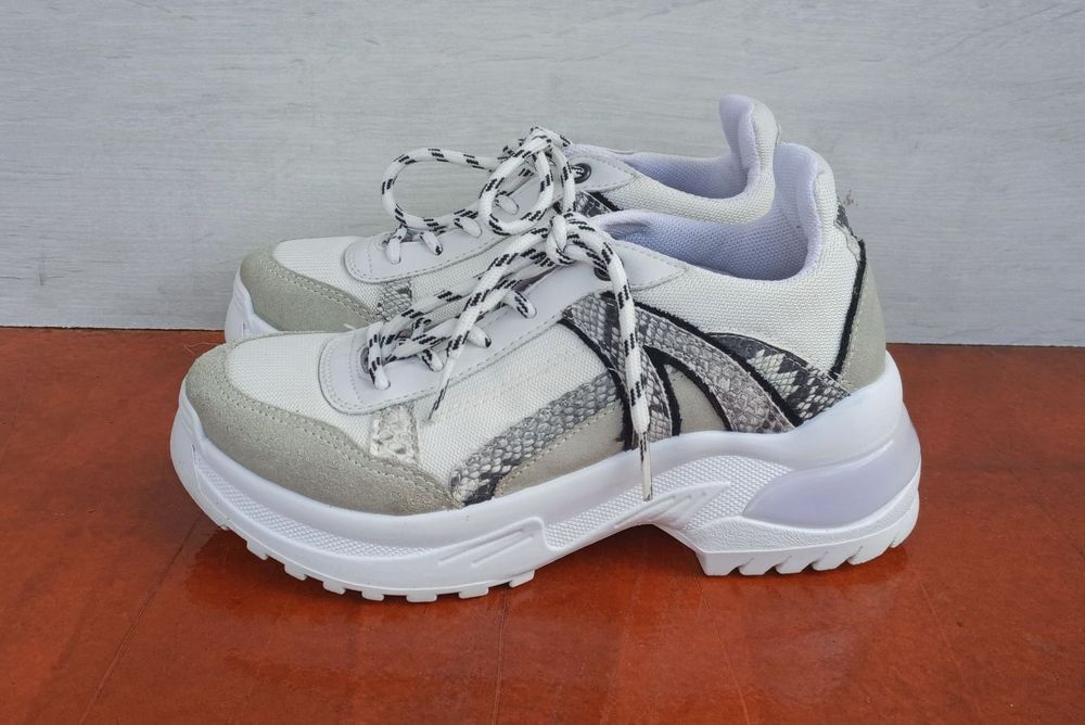 Продам женскую обувь