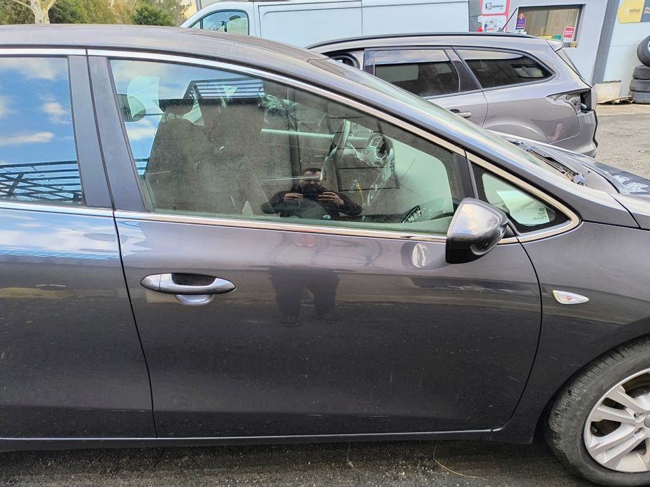 Kia Cee'd II 12-18 - Drzwi przód przednie prawe kpl. BE