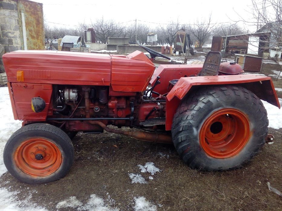 Трактор универсал 445в