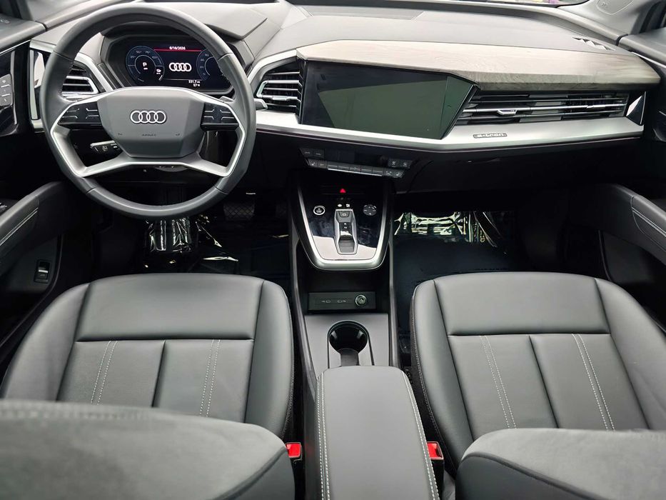 Audi Q4 e-tron      2023