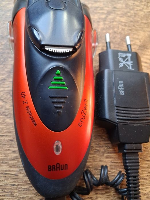 Продается  бритва BrAUn