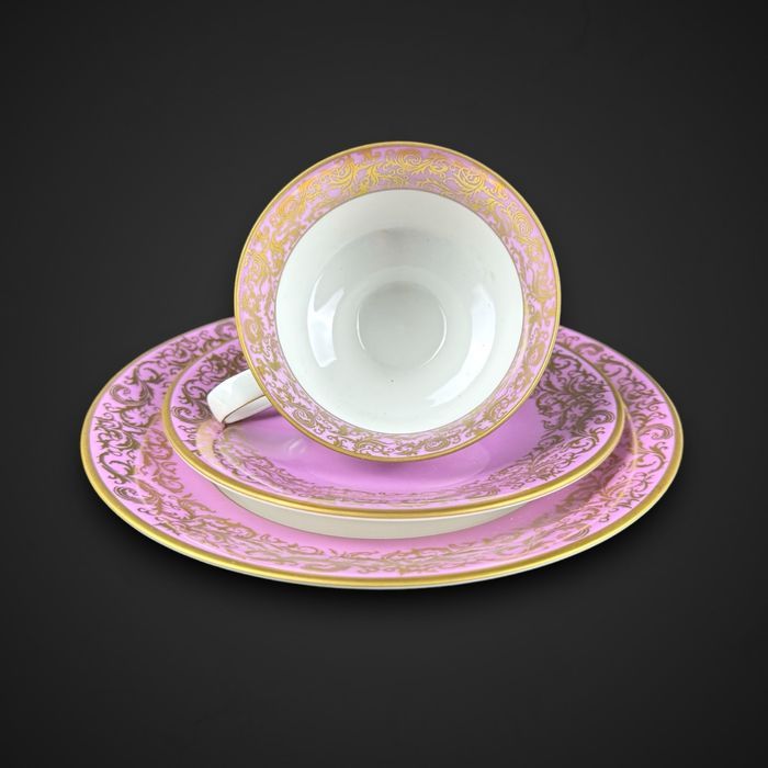 Zestaw śniadaniowy trio filiżanka fioletowe fine china GDR B4/1091