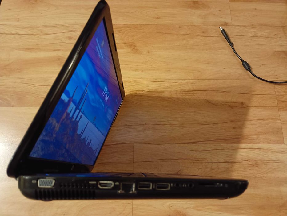 Laptop HP - 15"/WIN11 /ssd-180gb/ram-8gb/cpu-i3-2,4ghz/bateria 2h