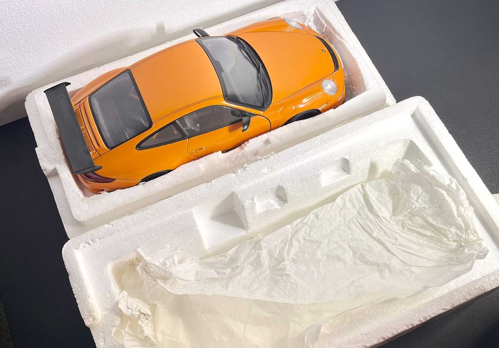 Модель Porsche 911 GT3 RS Autoart 1/18 Торг