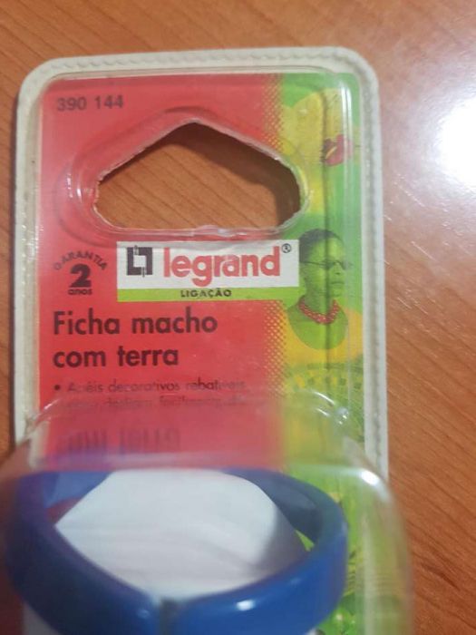 Ficha macho terra legrand