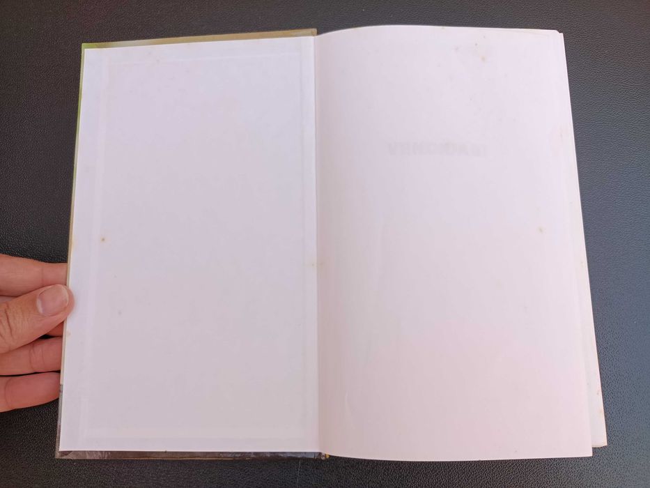 Livro "Vendidas!", de Zana Muhsen