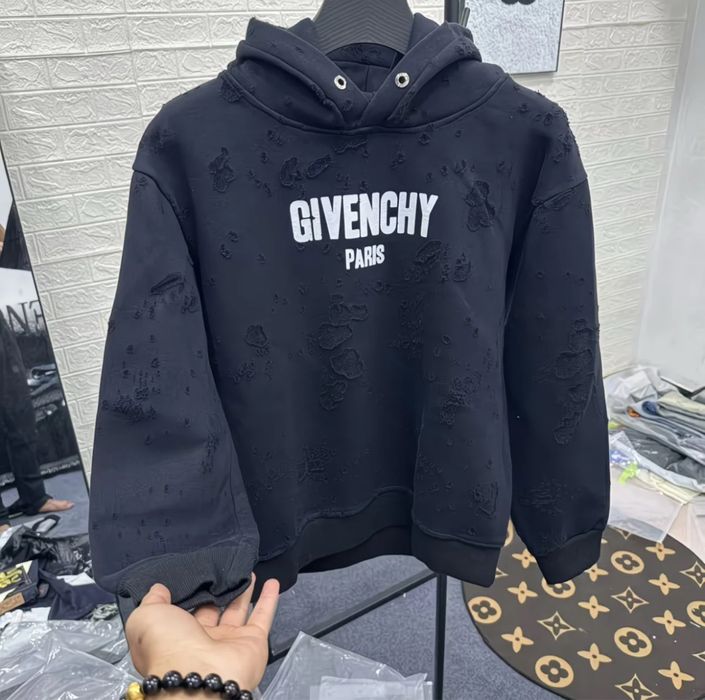 Худак Givenchi.