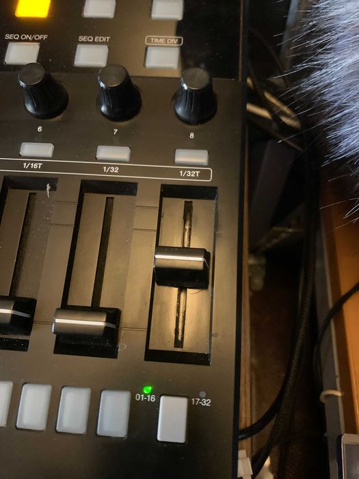 Akai MPD 232 Profissional - Controlador Midi