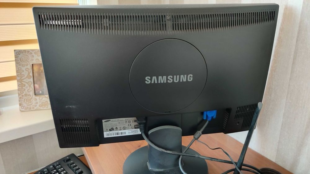 Монітор Samsung SyncMaster 22 дюйми