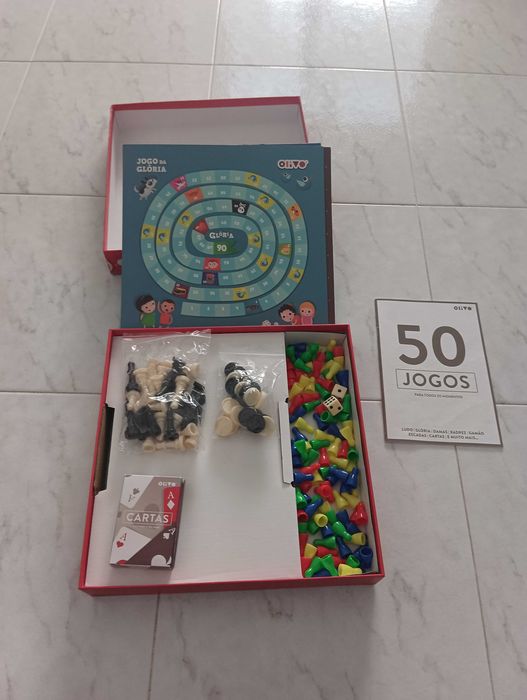 Caixa com 50 jogos novo