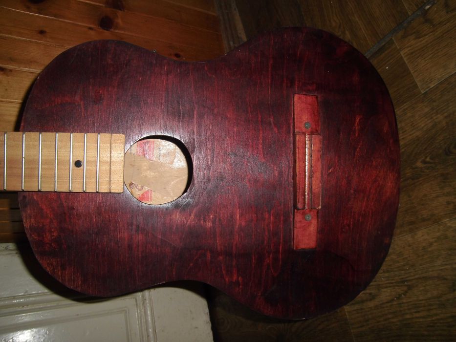 Гітара 6- струнна