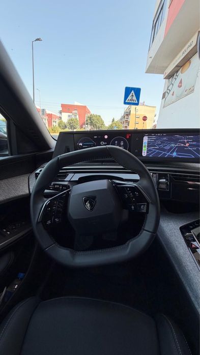 Peugeot 5008 hibrido 2025