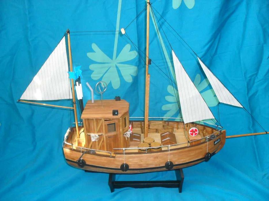 Ręcznie robiony model kutra rybackiego KUTER RYBACKI JAS-32 żaglowiec