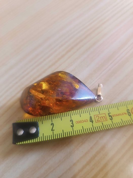 Pendente de ambar e ouro