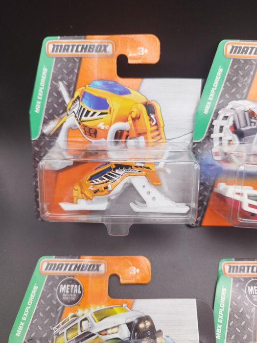 Resoraki modele  nr.3  zestaw 6 sztuk  autek Matchbox