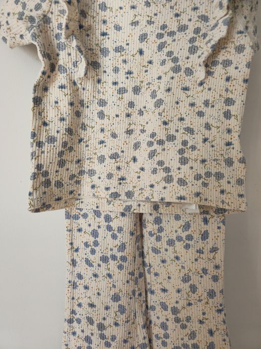 Komplet sinsay w kwiaty prązkowany dzwony 116.