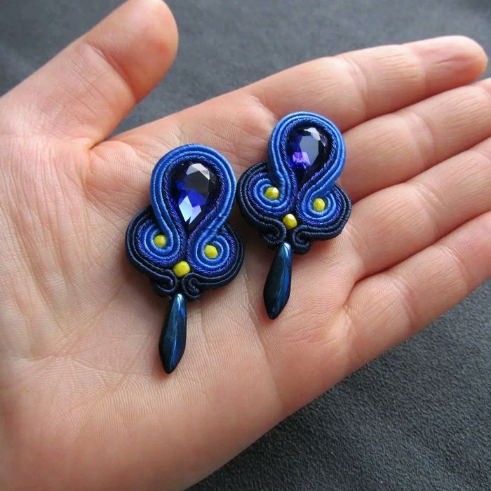 Granatowe kolczyki sutasz handmade