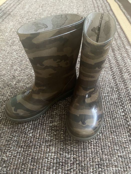 Резинові чоботи, боти