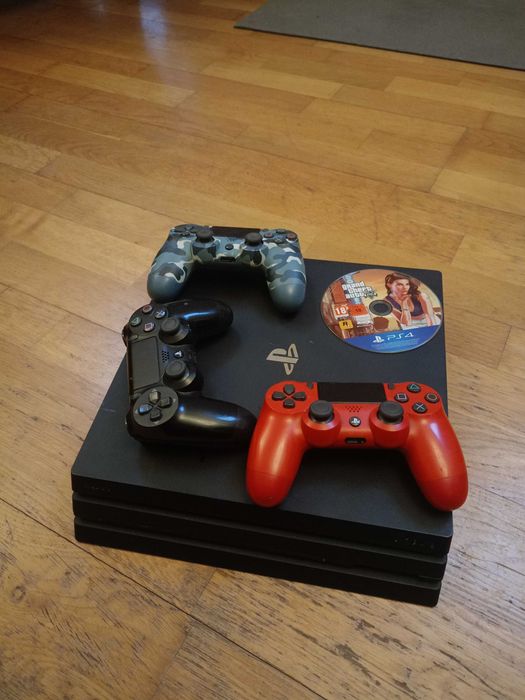 PlayStation 4 PRO zestaw